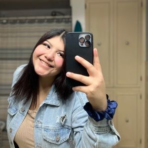 Meet your Posher, Alexis